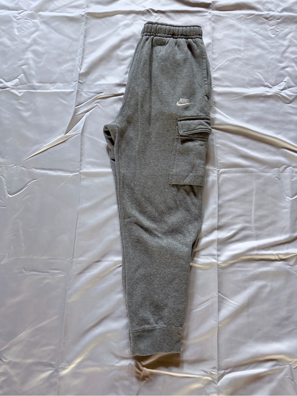 Nike men’s Gray Cargo Fleece Joggers